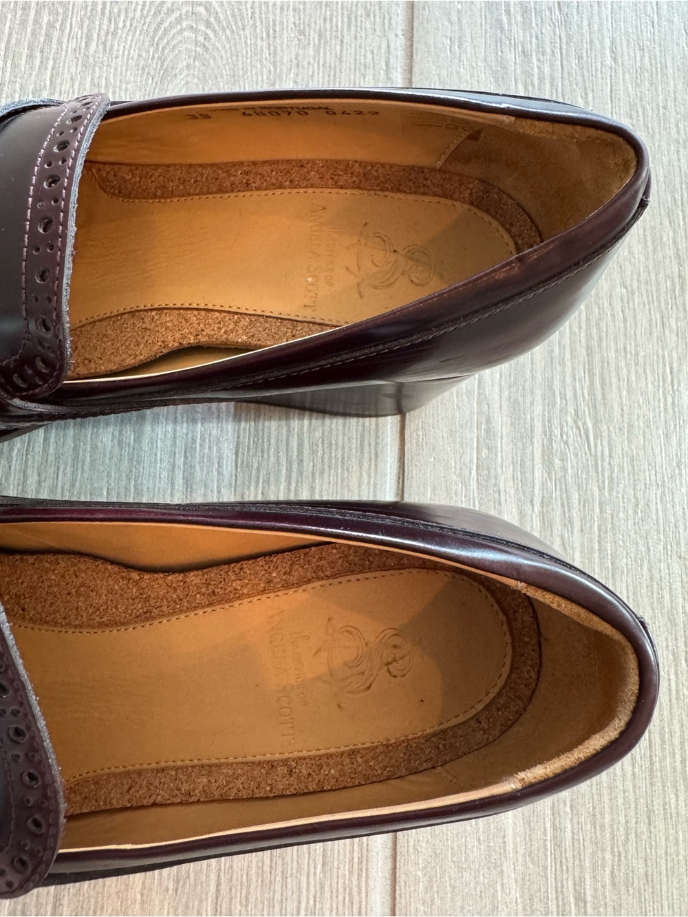 THE OFFICE OF ANGELA SCOTT Miss Juliette Loafer Pumps Burgundy Size 39 GUC - Picture 5 of 11
